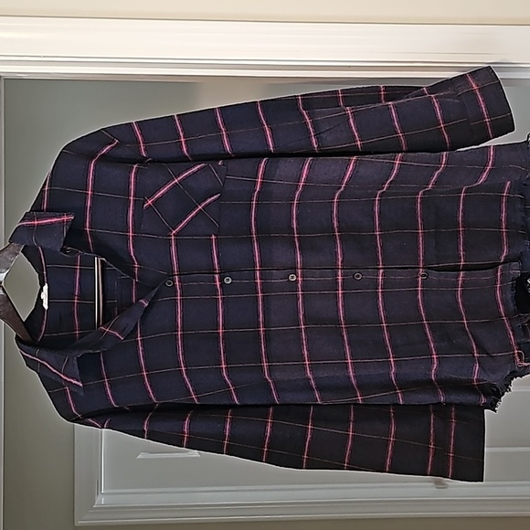 La Miel, 2 tone button-down plaid long sleeve; blue/ navy/ red; size large - Picture 8 of 10